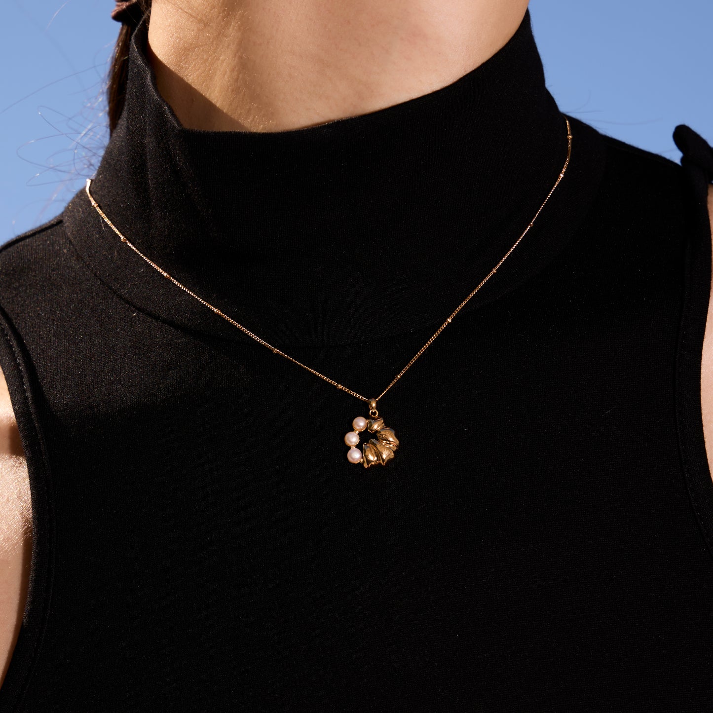 REFLET D'OR SUR MANCHE DE PERLES - Collier en Argent 925 avec Perles et plaqué Or