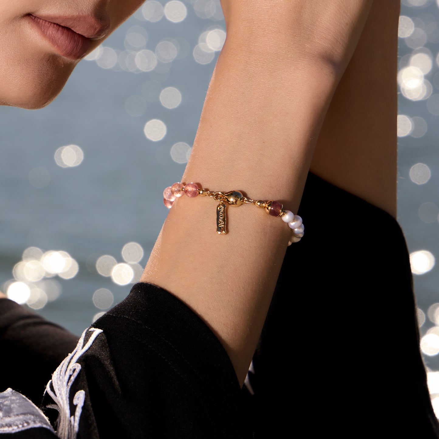 PERLE NÉE DE LA MANCHE ROUGE - Bracelet enArgent 925 plaqué Or avec Perles et Cristaux